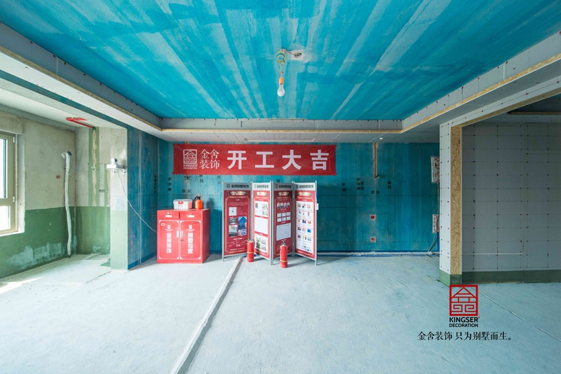 金舍裝飾東南智匯城191平瓦工在施工地現場
